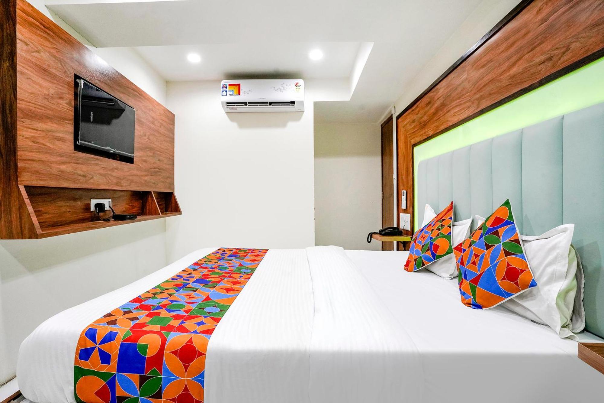 Hotel Fabexpress Royal Bird Ahmedabad Exterior foto