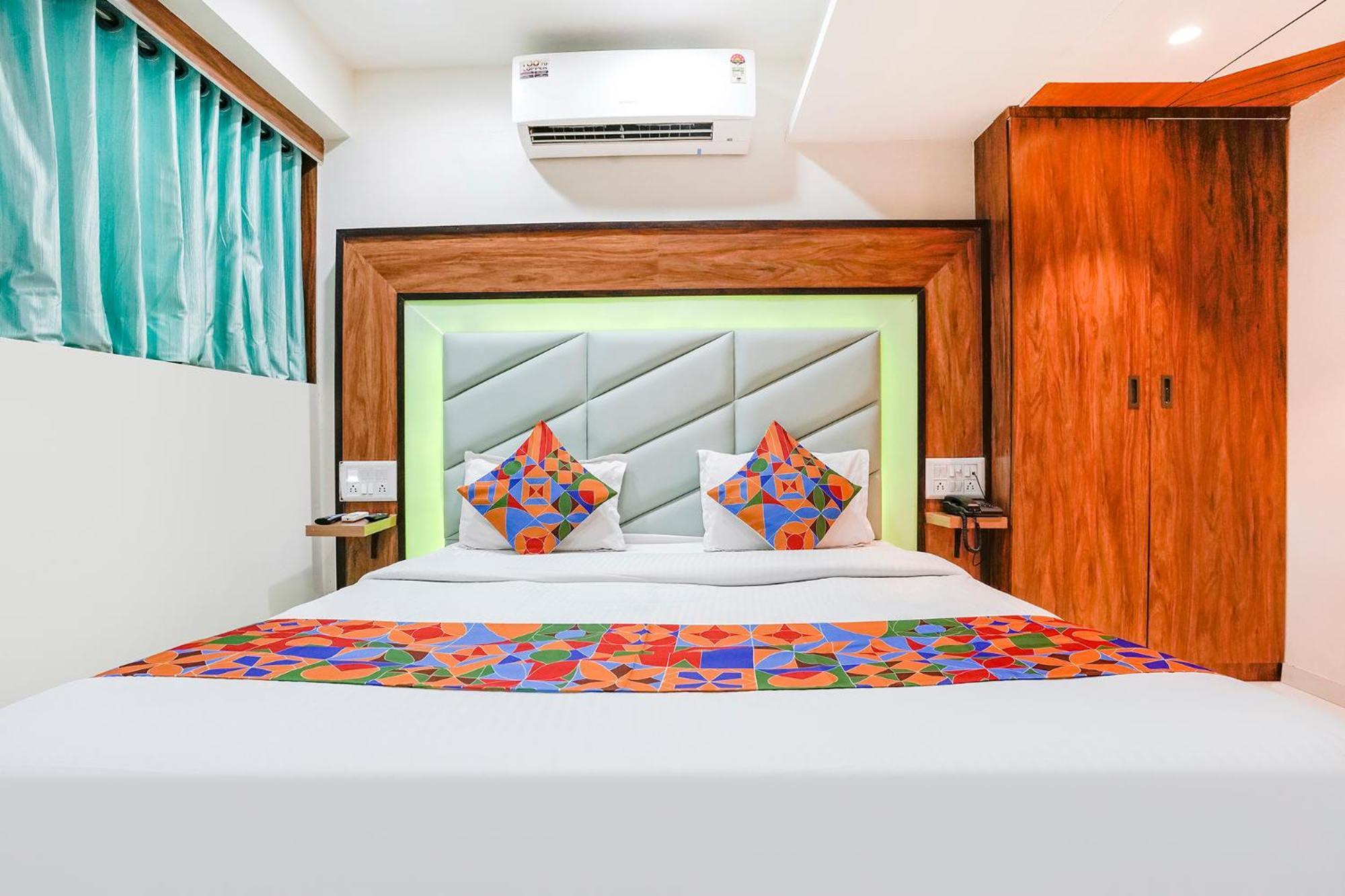 Hotel Fabexpress Royal Bird Ahmedabad Exterior foto