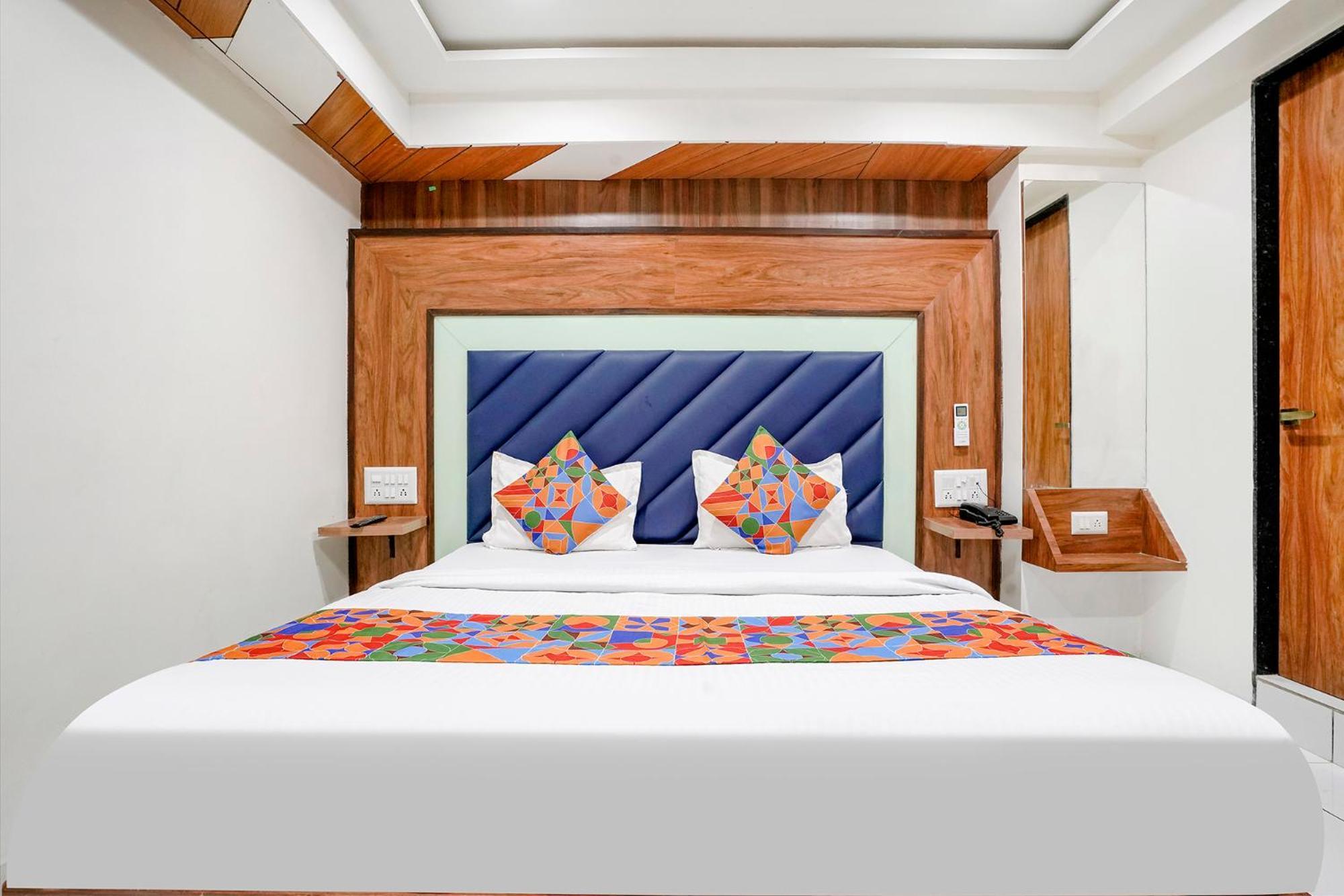 Hotel Fabexpress Royal Bird Ahmedabad Exterior foto