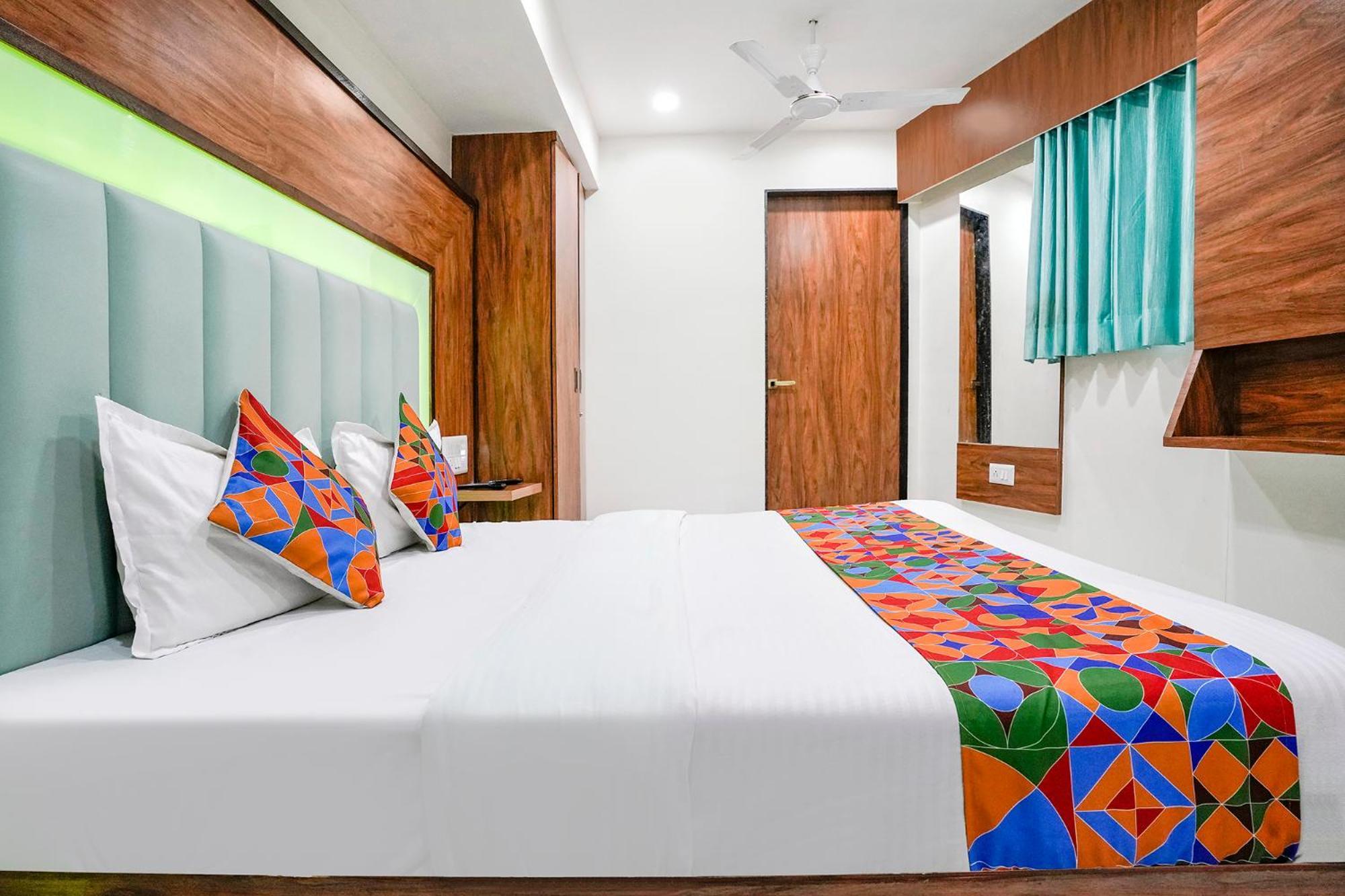 Hotel Fabexpress Royal Bird Ahmedabad Exterior foto