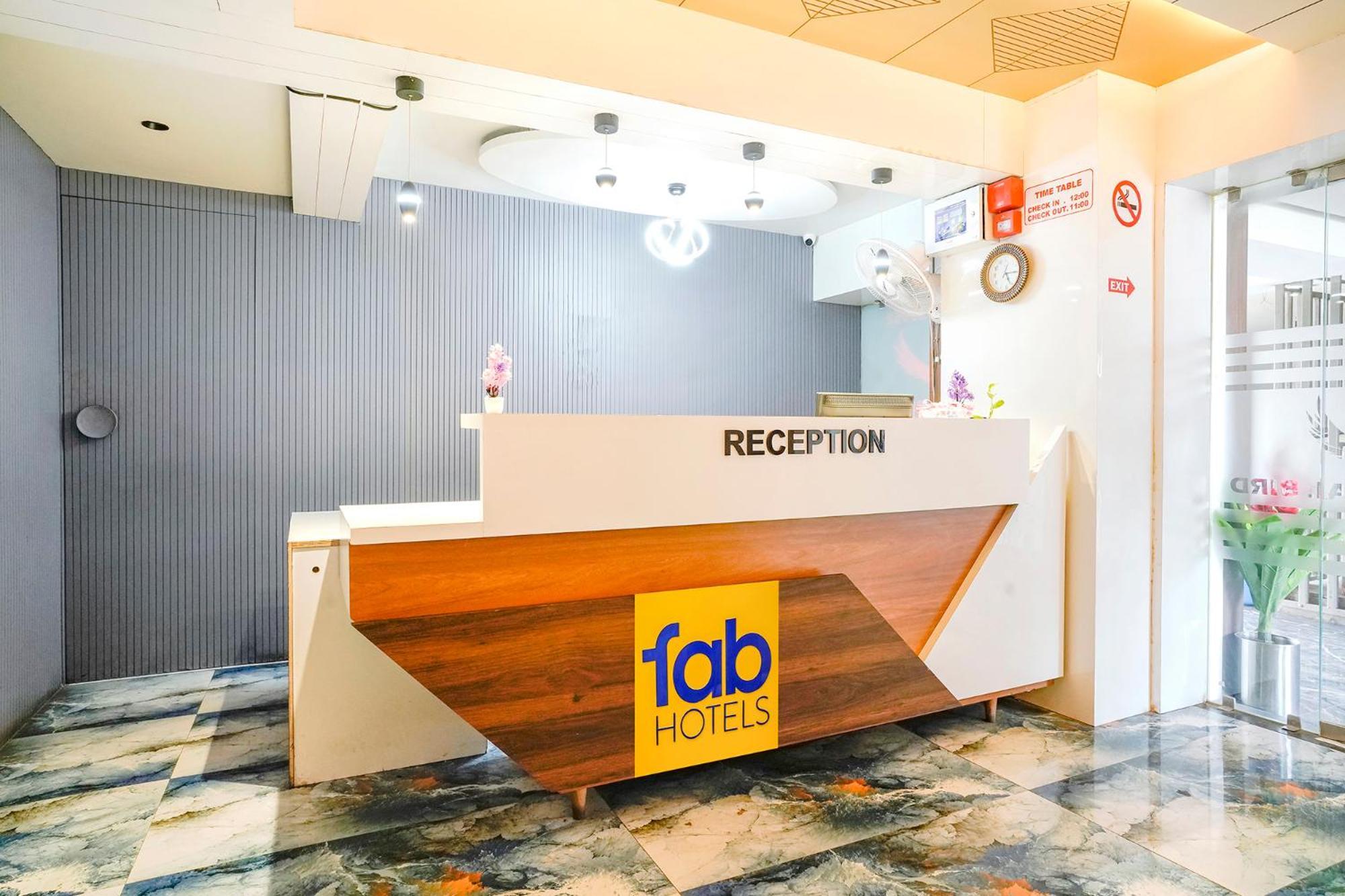 Hotel Fabexpress Royal Bird Ahmedabad Exterior foto