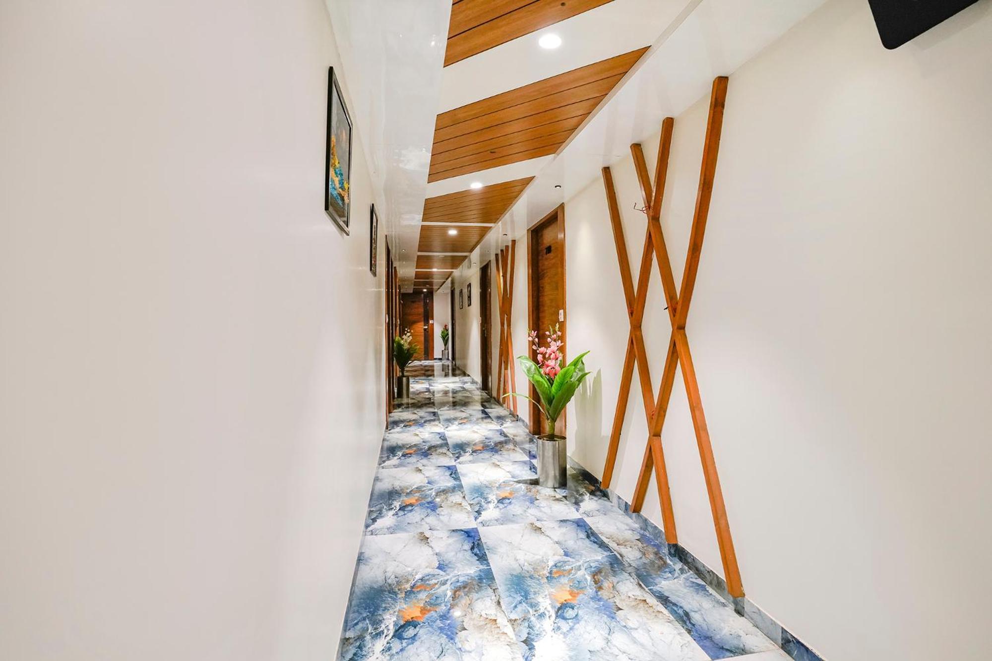 Hotel Fabexpress Royal Bird Ahmedabad Exterior foto